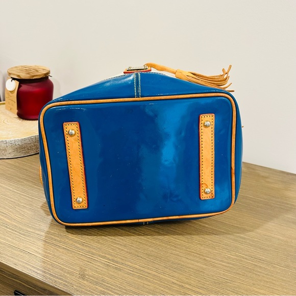 Dooney & Bourke Fairview Drawstring White and Blue Bag - Picture 5 of 13